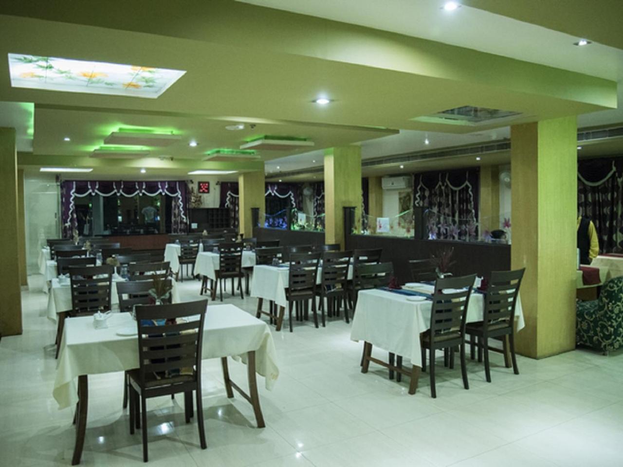 Hotel Sunshine Baharampur Dış mekan fotoğraf