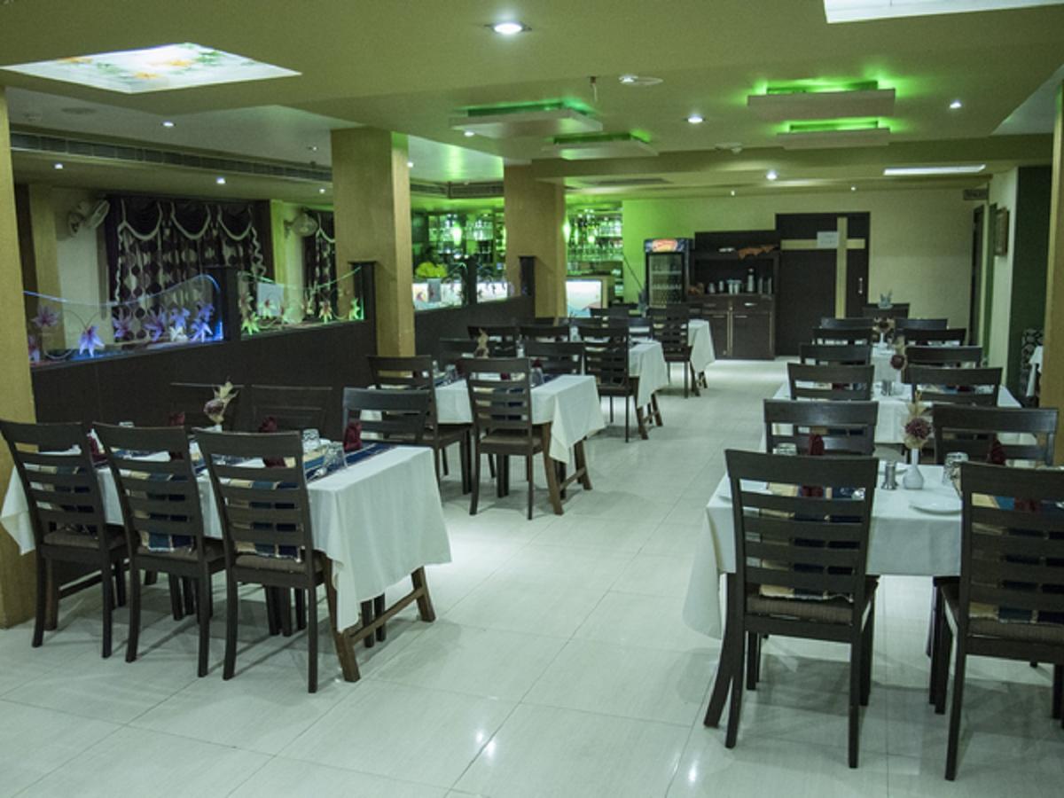 Hotel Sunshine Baharampur Dış mekan fotoğraf