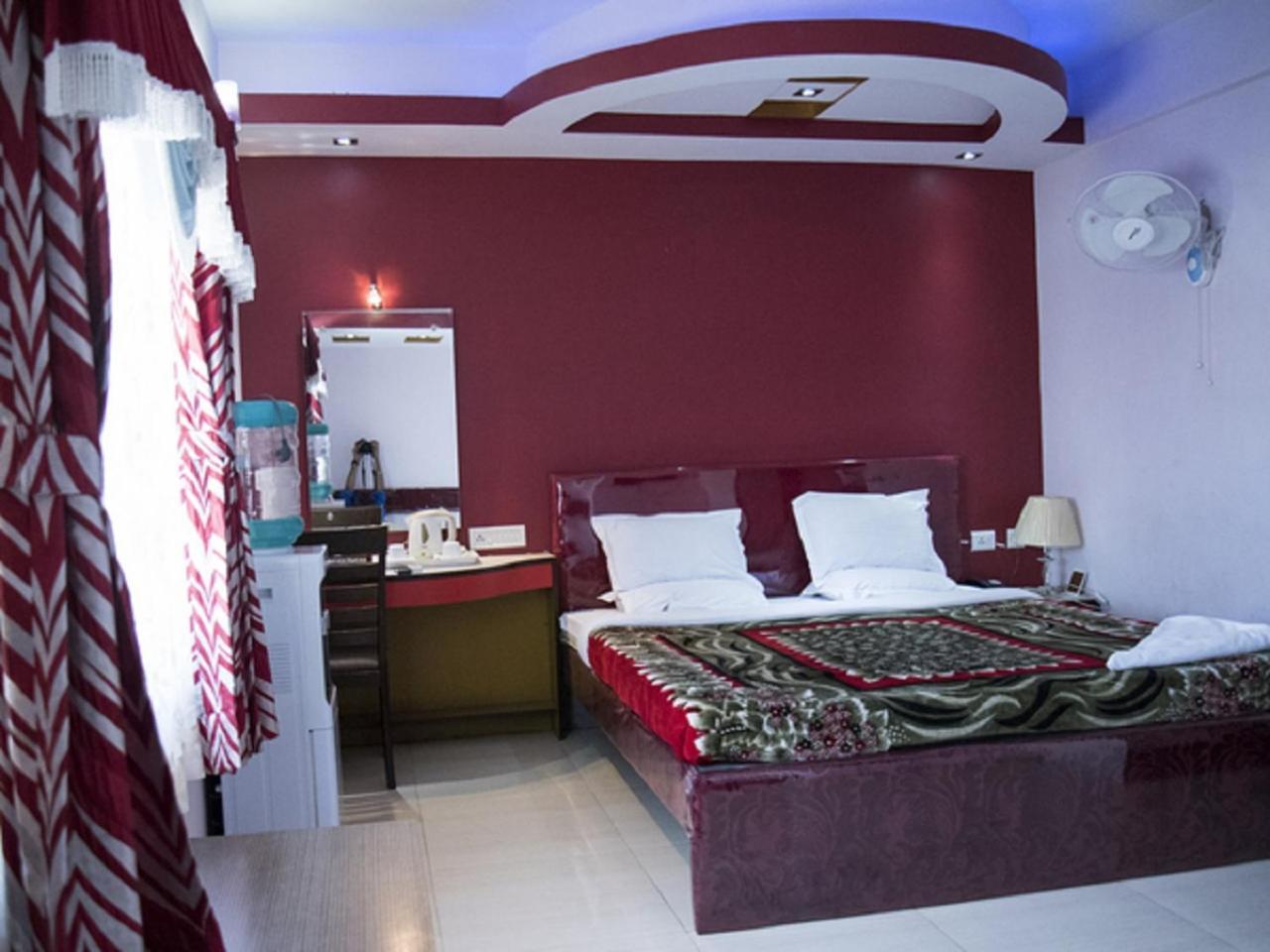 Hotel Sunshine Baharampur Dış mekan fotoğraf