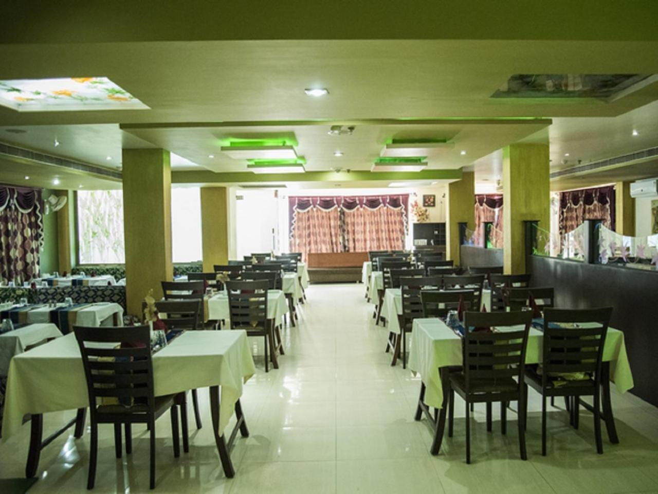 Hotel Sunshine Baharampur Dış mekan fotoğraf