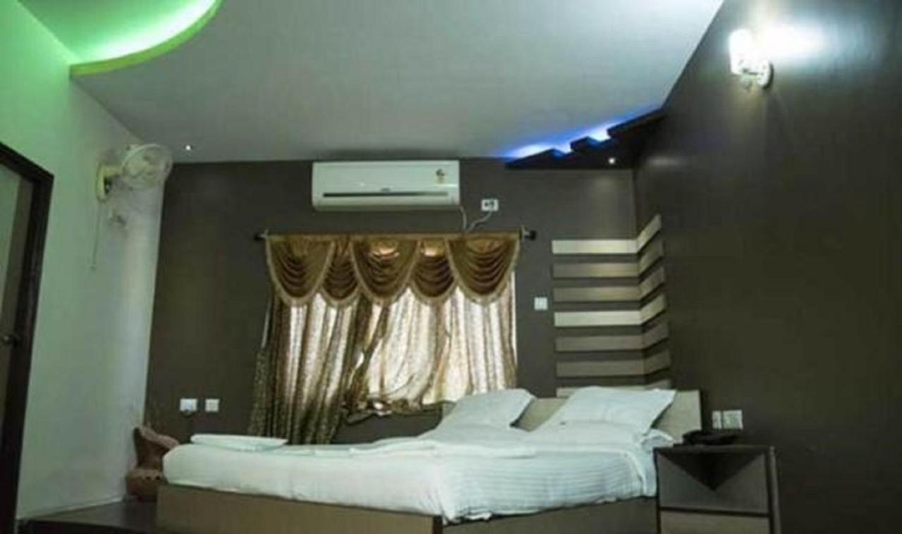 Hotel Sunshine Baharampur Dış mekan fotoğraf